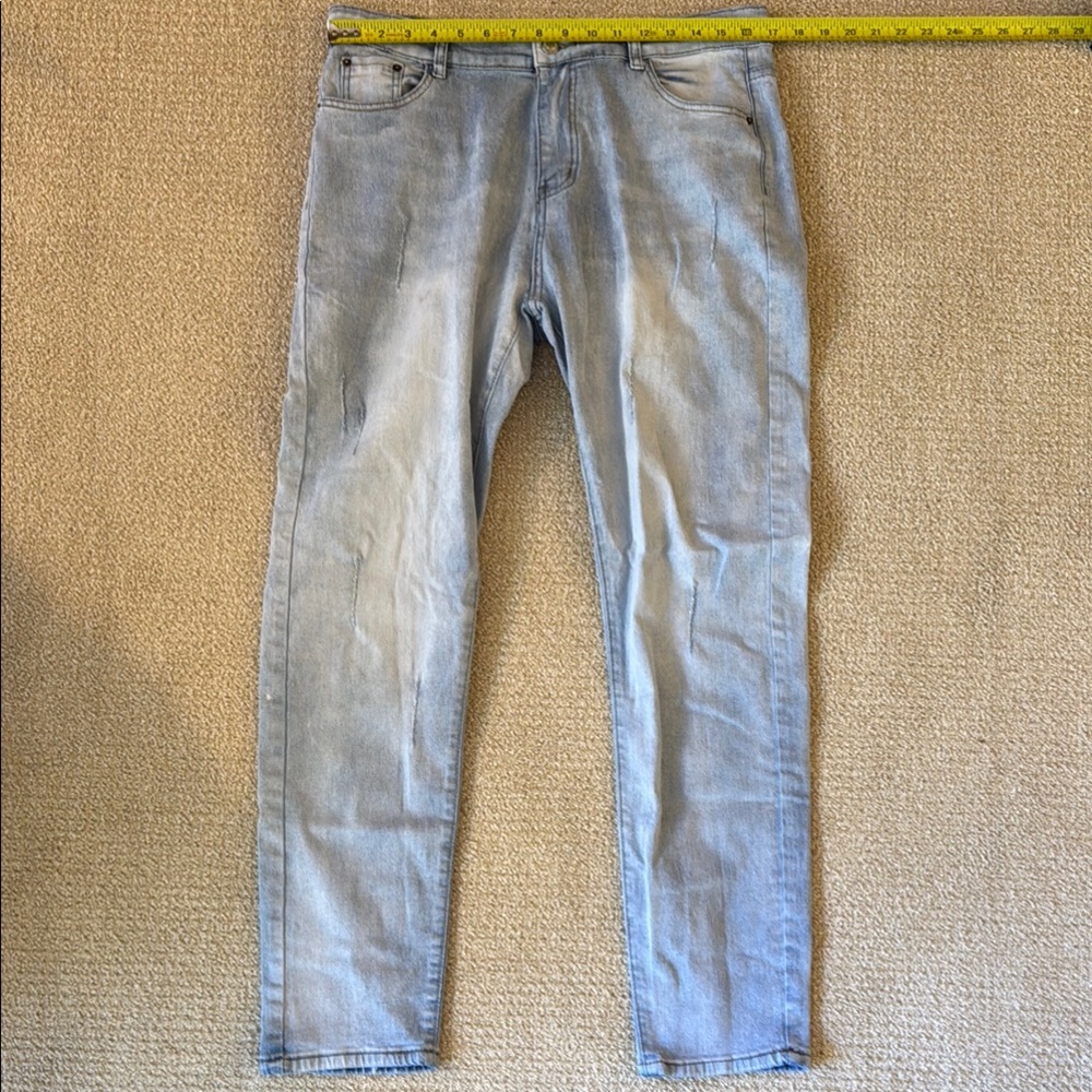 Relaxed Fit Blue Jeans with Classic Denim Wash
